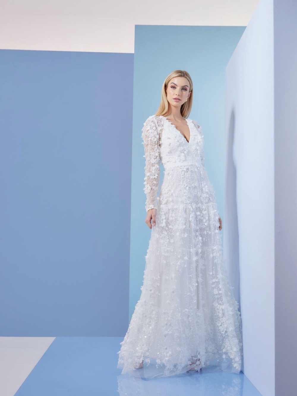 Dress the Population
Angelina Long Sleeve Gown - White - Size - S